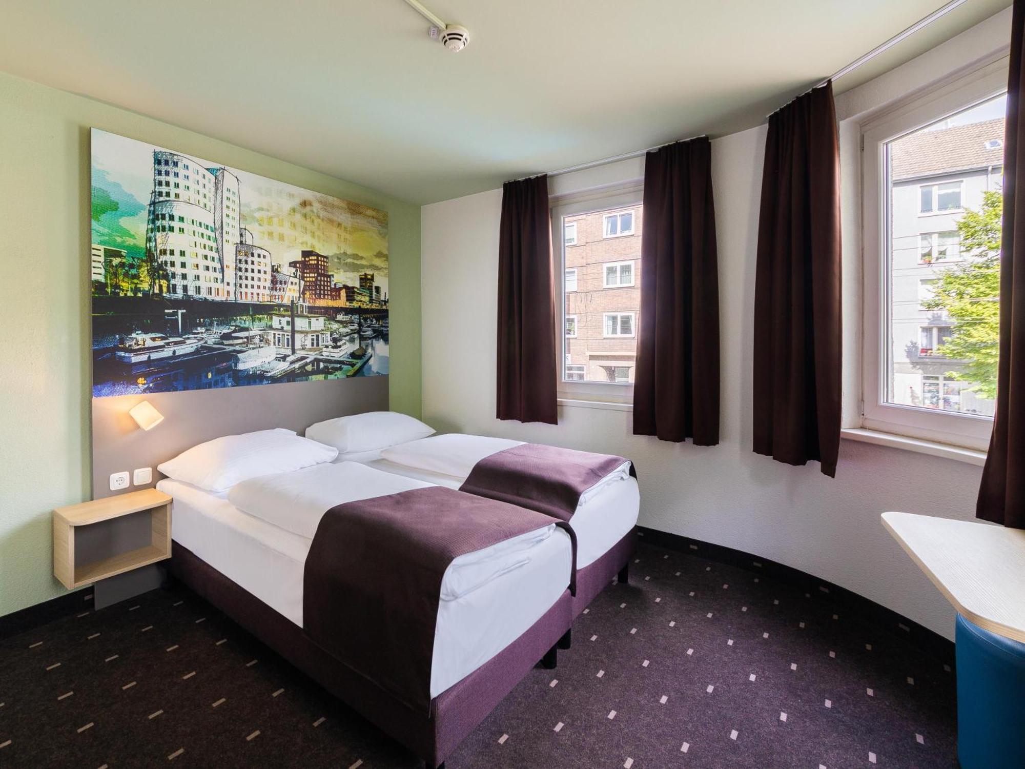 B&B Hotel Duesseldorf City-Sued Bagian luar foto